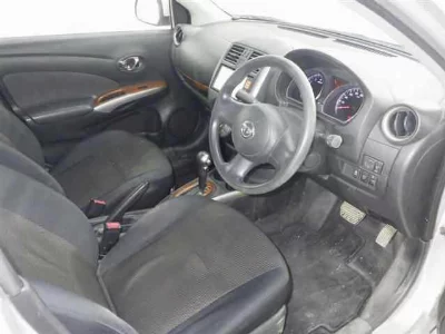 Nissan TIIDA LATIO