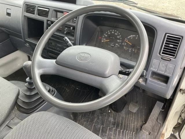 Toyota Dyna  с аукциона в Японии