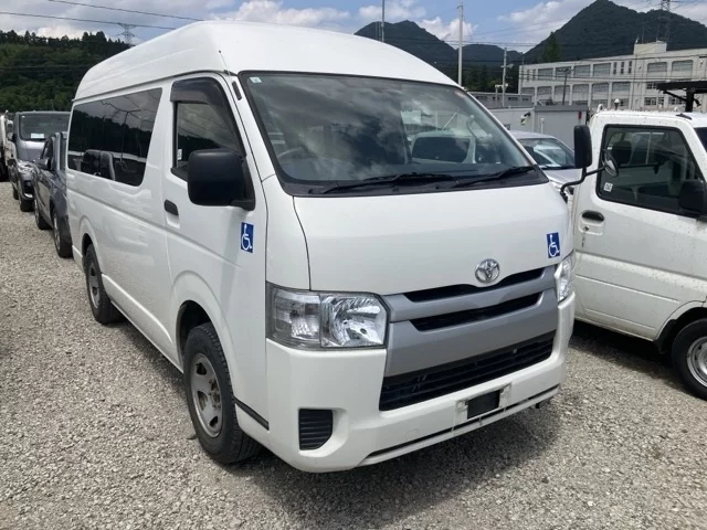 Toyota RegiusAce  с аукциона в Японии