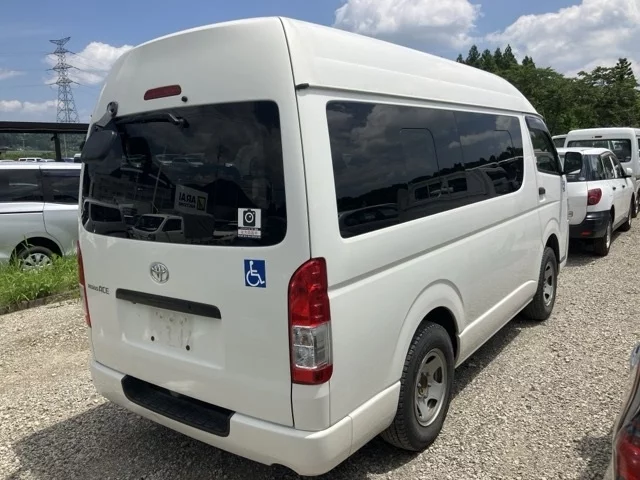 Toyota RegiusAce  с аукциона в Японии