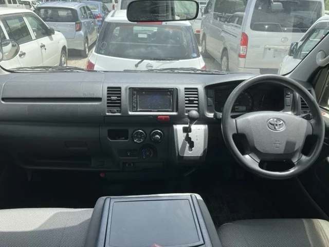 Toyota RegiusAce  с аукциона в Японии