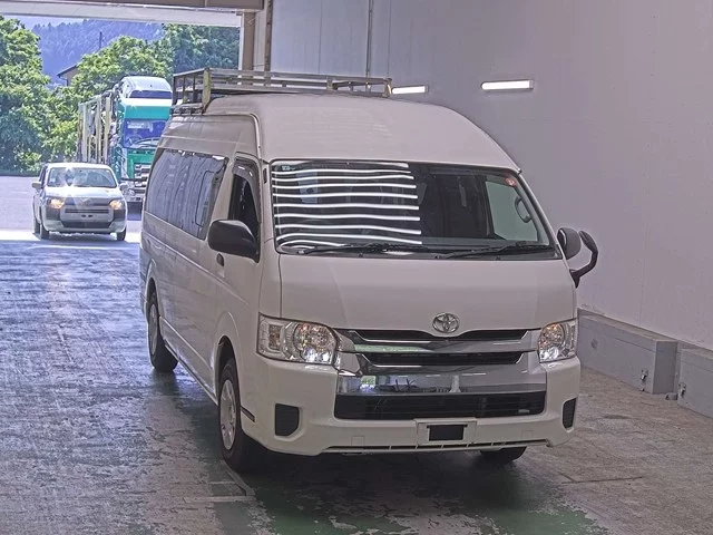 Toyota RegiusAce  с аукциона в Японии