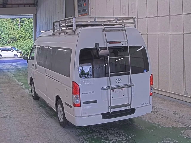 Toyota RegiusAce  с аукциона в Японии