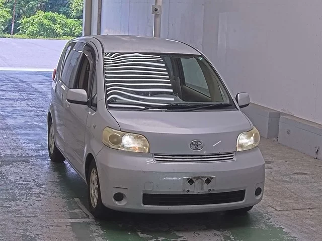 Toyota Porte  с аукциона в Японии