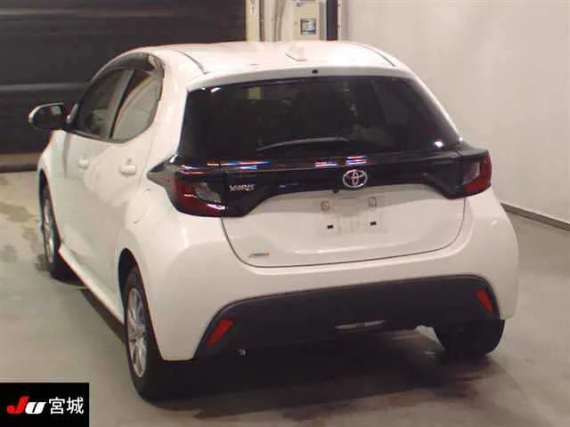 Toyota Yaris  с аукциона в Японии