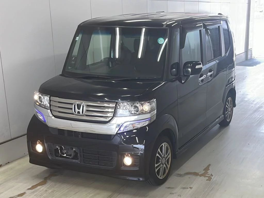 Honda N BOX CUSTOM  с аукциона в Японии