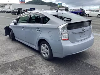 Цена авто Toyota Prius с аукционов Японии, номер кузова ZVW30, пробег 135 000, оценка 13
