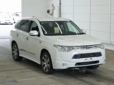 MITSUBISHI OUTLANDER PHEV