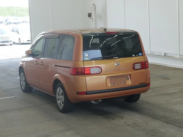 Nissan Lafesta  с аукциона в Японии