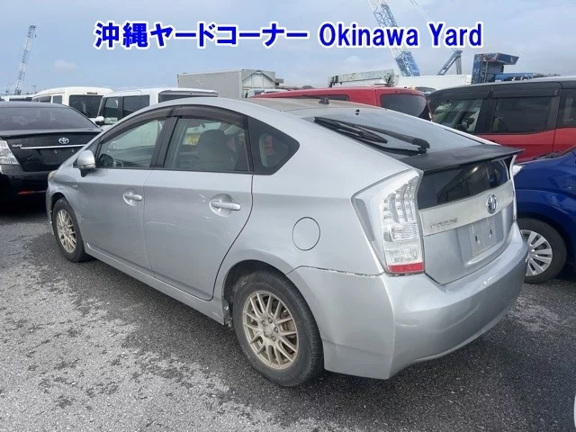 Toyota Prius  с аукциона в Японии