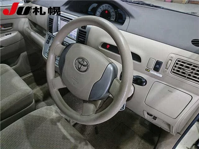 Toyota Raum  с аукциона в Японии