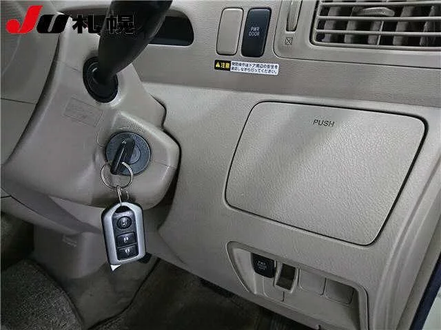 Toyota Raum  с аукциона в Японии