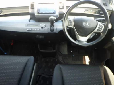 Honda FREED SPIKE HYBRID