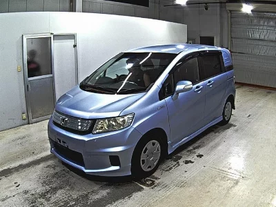 Honda FREED SPIKE HYBRID