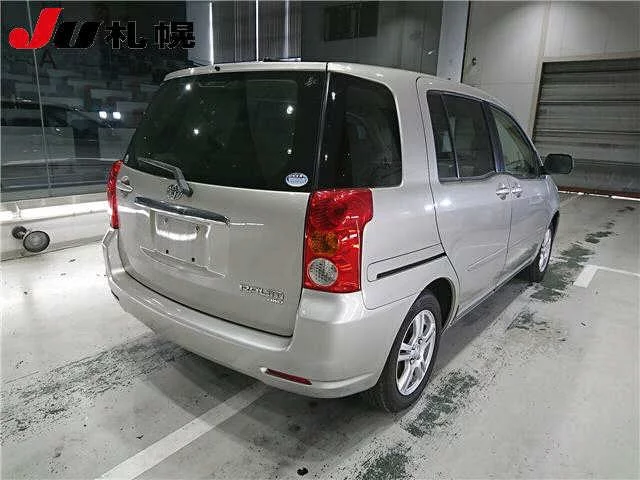 Toyota Raum  с аукциона в Японии