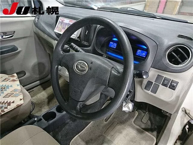 Daihatsu Mira e:S  с аукциона в Японии