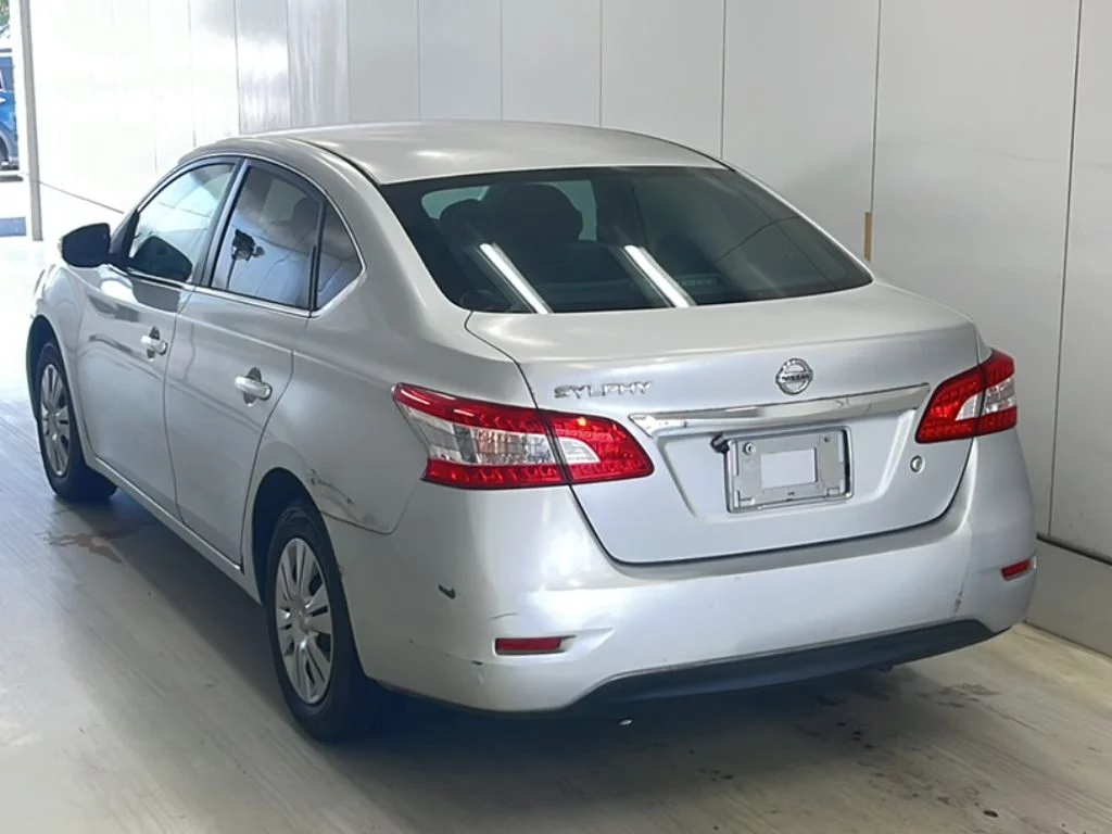 Nissan Sylphy  с аукциона в Японии