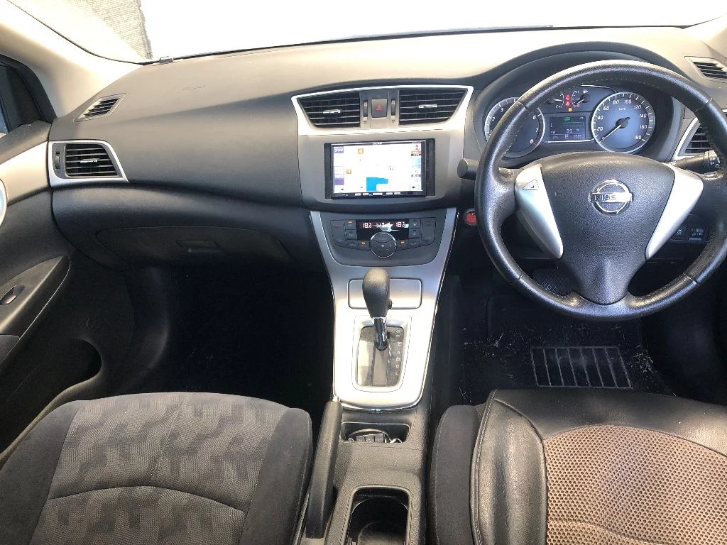Nissan Sylphy  с аукциона в Японии