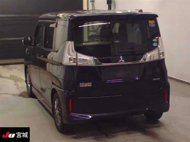 Mitsubishi Delica D:2  с аукциона в Японии