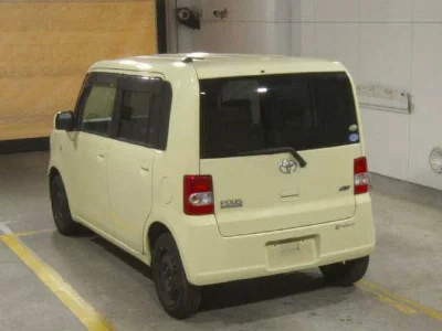 Toyota Pixis Space