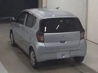 Цена авто Daihatsu  с аукционов Японии, номер кузова LA350S, пробег 11 000, оценка 8