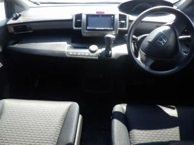 Honda Freed Spike