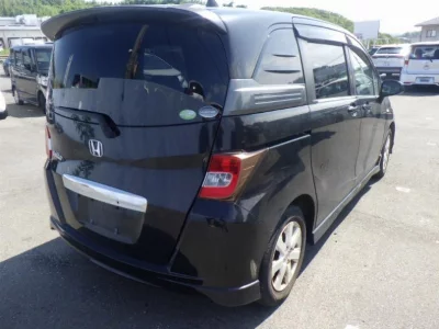 Honda Freed Spike