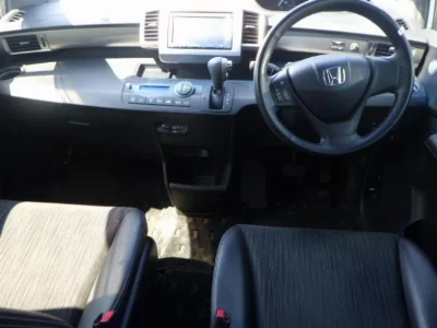 Honda Freed Spike