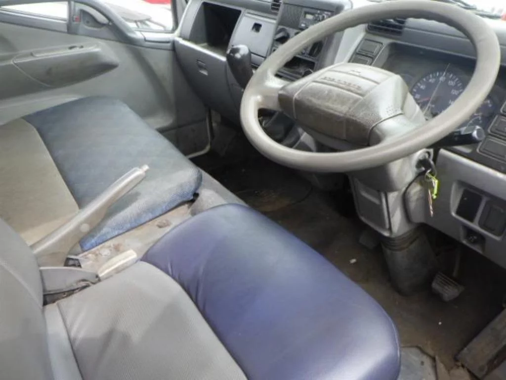 Mitsubishi Fuso Canter  с аукциона в Японии