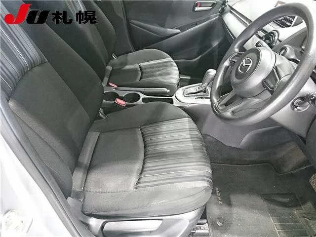 Mazda Demio  с аукциона в Японии