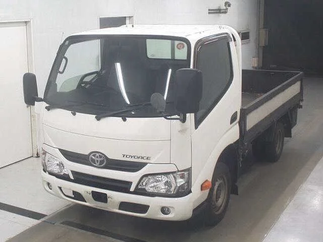 Toyota ToyoAce  с аукциона в Японии