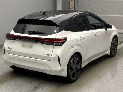 NISSAN AURA