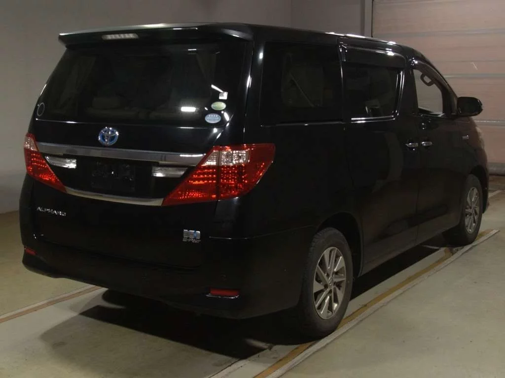 Toyota Alphard  с аукциона в Японии