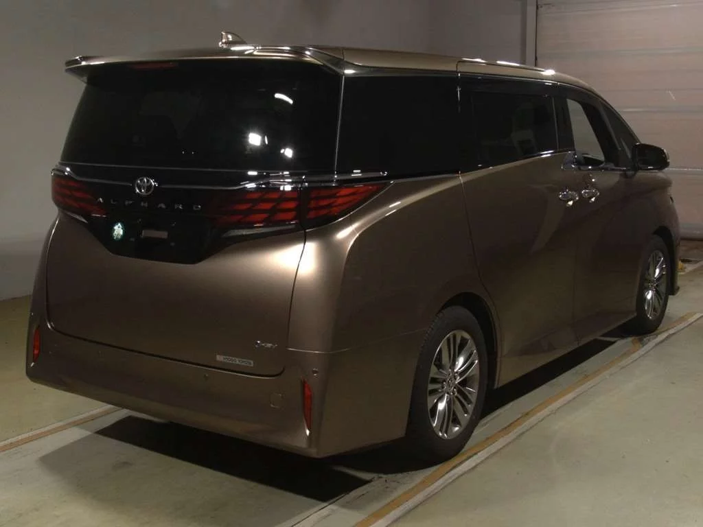 Toyota Alphard  с аукциона в Японии