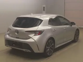 Цена авто Toyota Corolla Hatchback с аукционов Японии, номер кузова ZWE211H, пробег 39 000, оценка 8