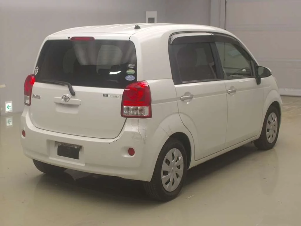 Toyota Porte  с аукциона в Японии