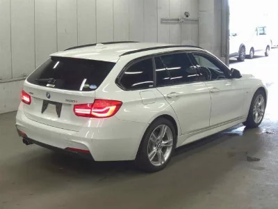 BMW 3 SERIES