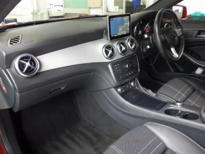 MERCEDES BENZ GLA