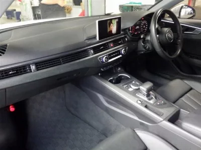 AUDI A4 AVANTE