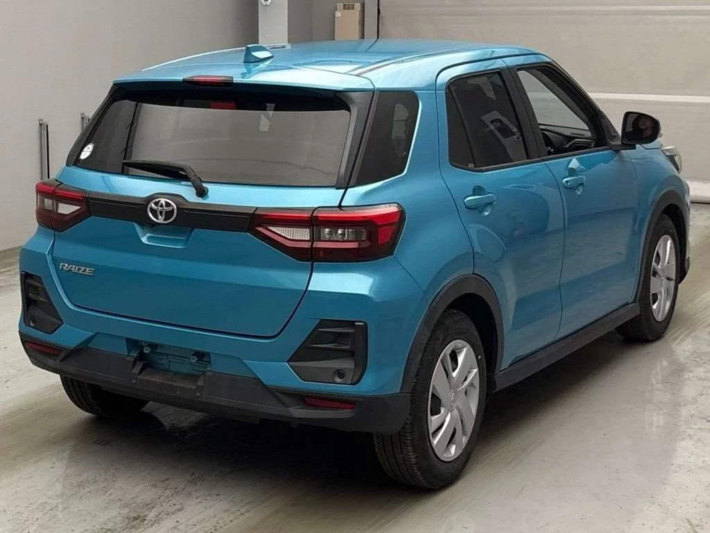 Toyota Raize  с аукциона в Японии