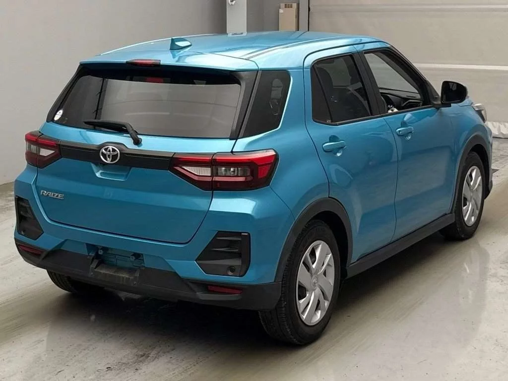 Toyota Raize  с аукциона в Японии