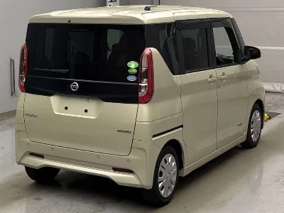 NISSAN ROOX
