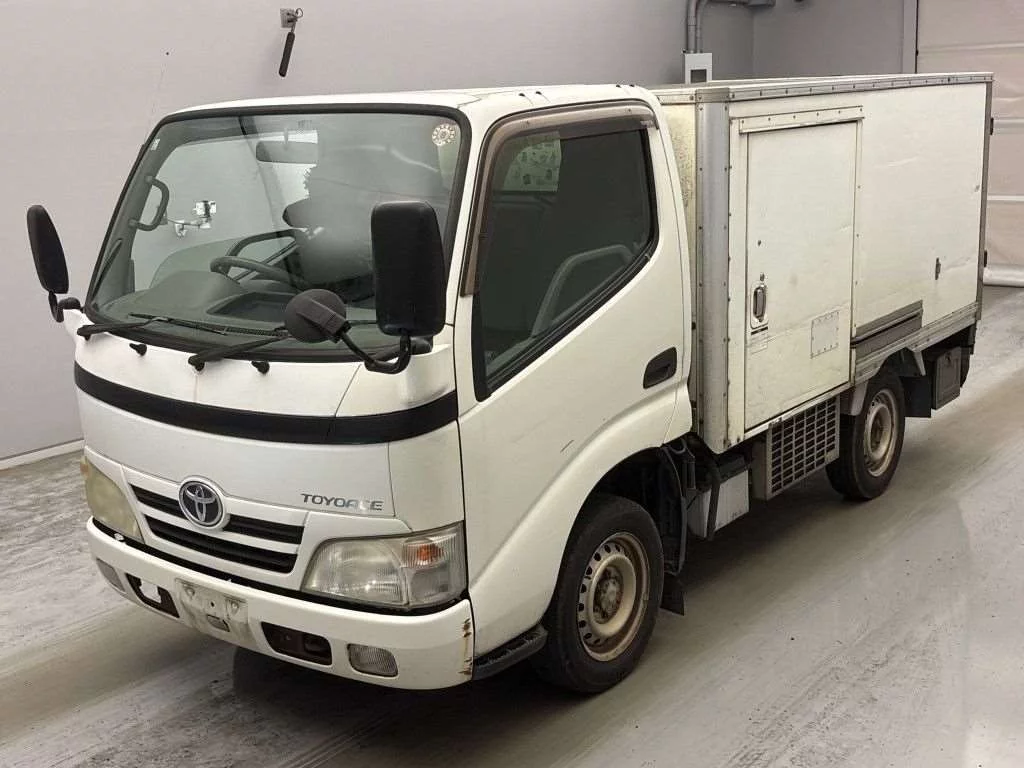 Toyota ToyoAce  с аукциона в Японии