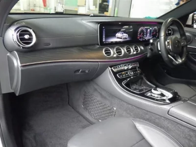 MERCEDES BENZ E CLASS