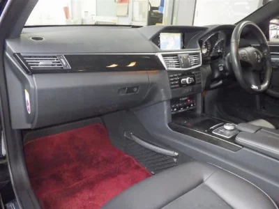 MERCEDES BENZ E CLASS