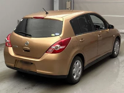 NISSAN TIIDA