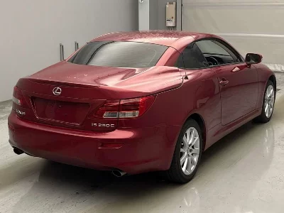 LEXUS IS