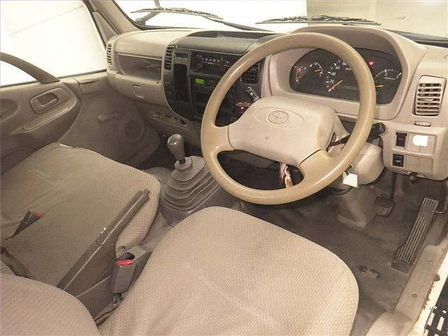 Toyota Dyna  с аукциона в Японии