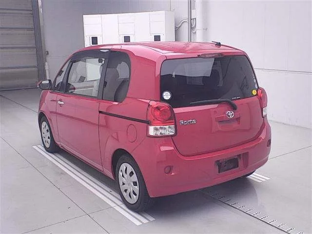 Toyota Porte  с аукциона в Японии