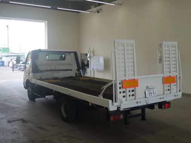 Toyota Dyna  с аукциона в Японии
